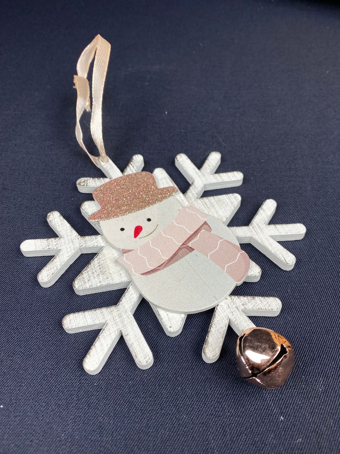 Ihana lumiukko/lumihiutale joulukoriste kulkusella