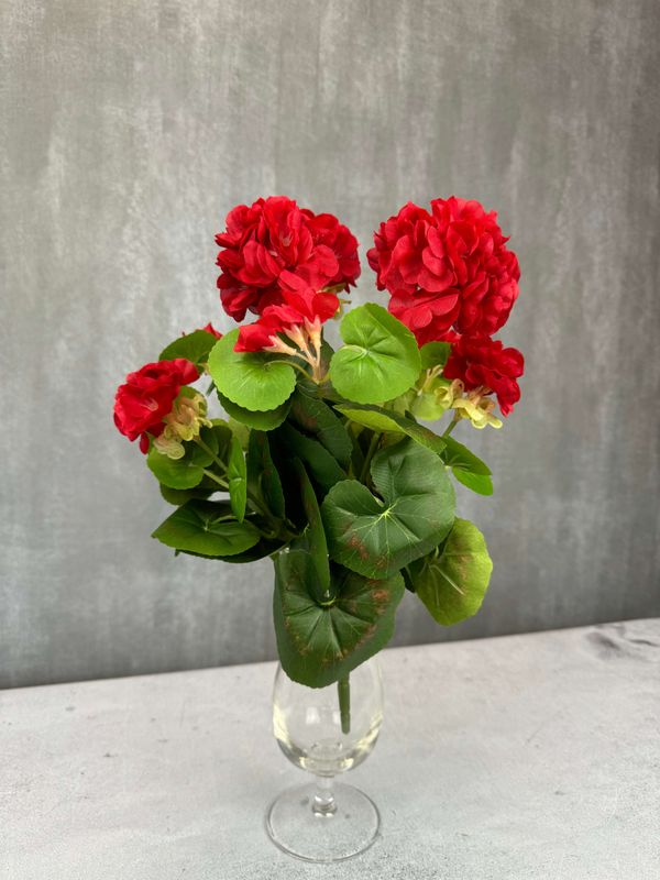 Pelargonia tekokukkakimppu, punainen