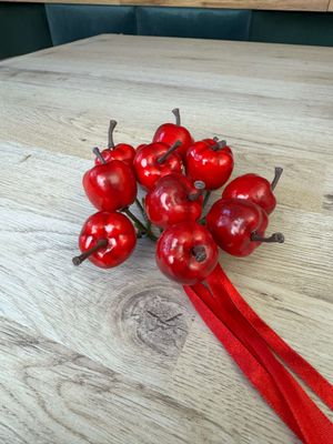 Kynttilämansetti punaiset omenat