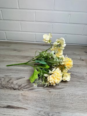 Tekokukkakimppu vaaleankeltainen