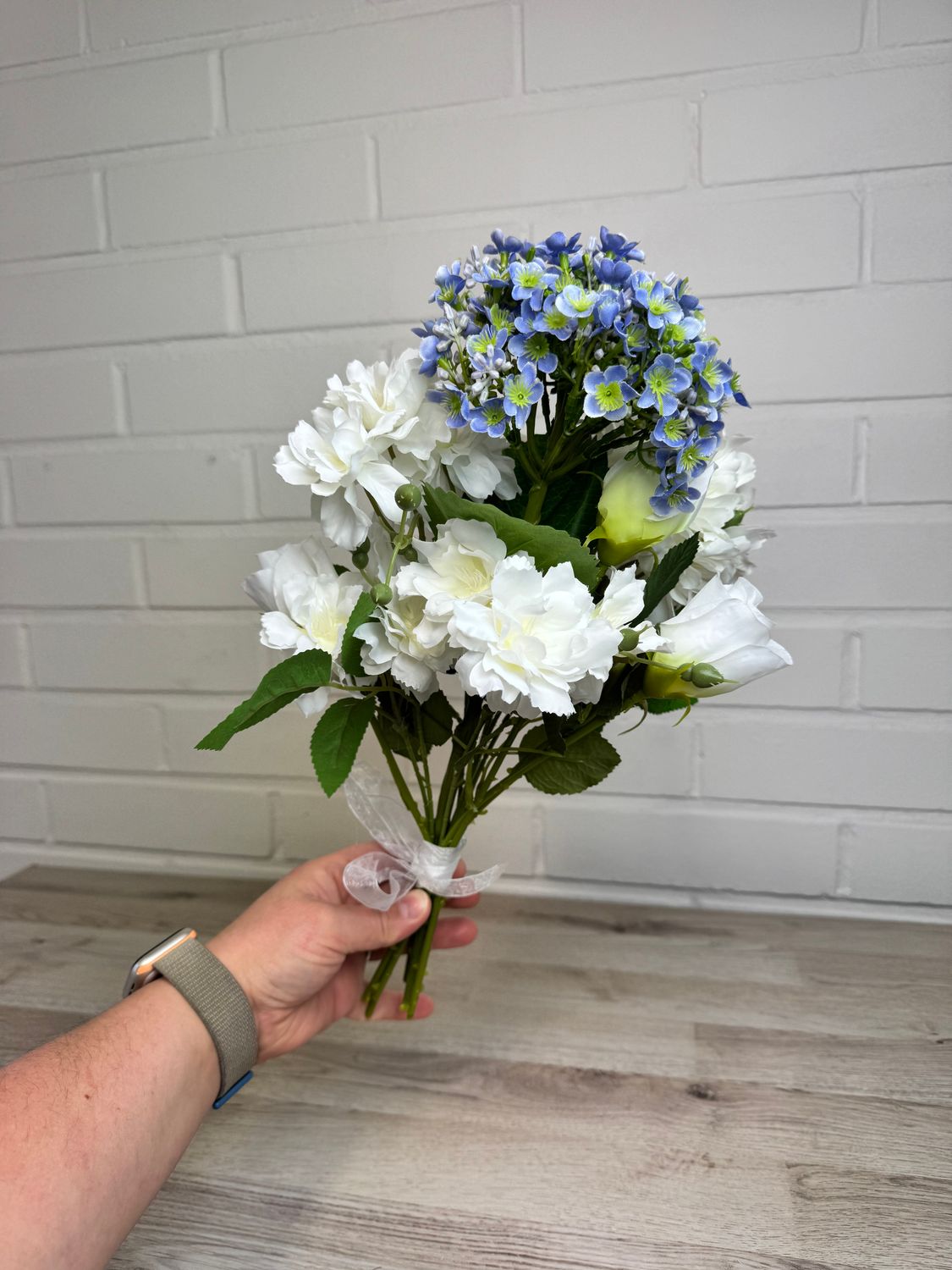 Tekokukkakimppu hortensia, sininen/valkoinen