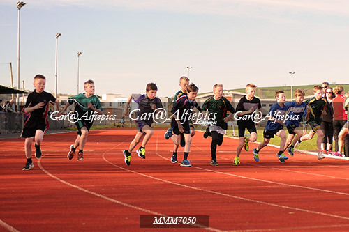 Carmarthen Harriers Inter School&#39;s Relay/800m Event