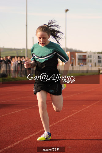 Carmarthen Harriers Inter School&#39;s Relay/800m Event