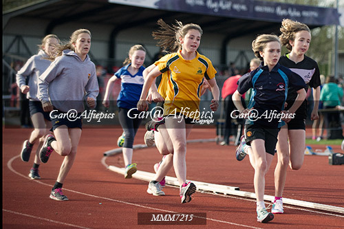Carmarthen Harriers Inter School&#39;s Relay/800m Event