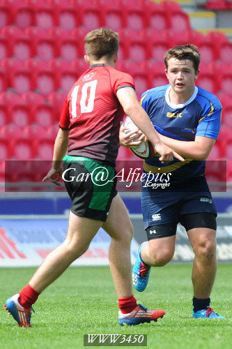 Ysgolion Merthyr v Ysgolion De Powys