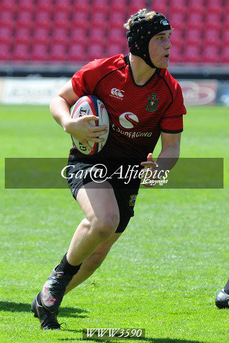 Ysgolion Merthyr v Ysgolion De Powys