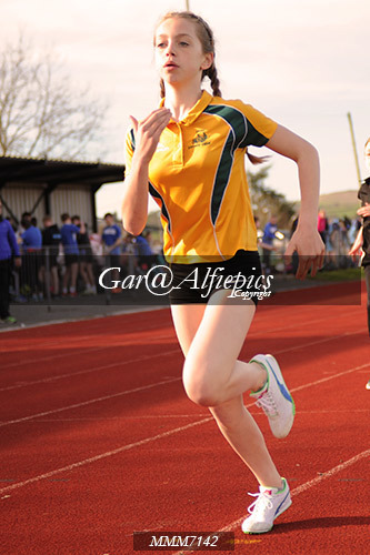 Carmarthen Harriers Inter School&#39;s Relay/800m Event