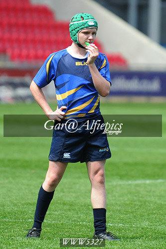 Ysgolion Merthyr v Ysgolion De Powys