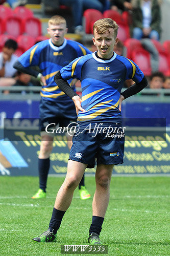 Ysgolion Merthyr v Ysgolion De Powys