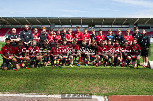 Ysgolion Merthyr v Ysgolion De Powys