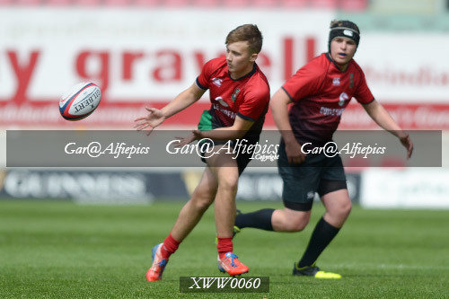 Ysgolion Merthyr v Ysgolion De Powys