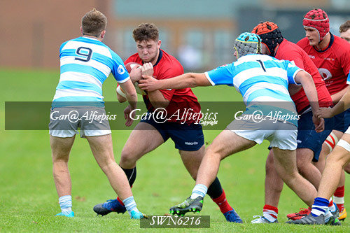 Coleg Sir Gar v Sir Benfro