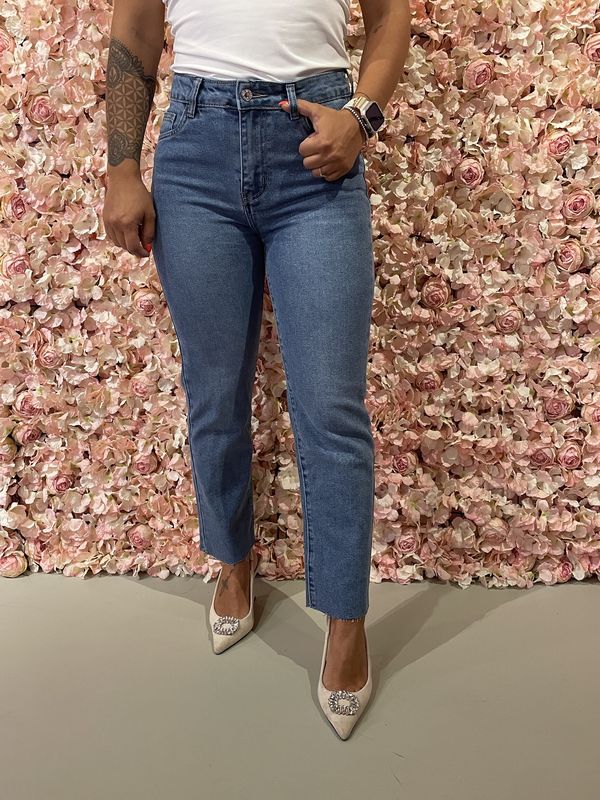 Straight fit