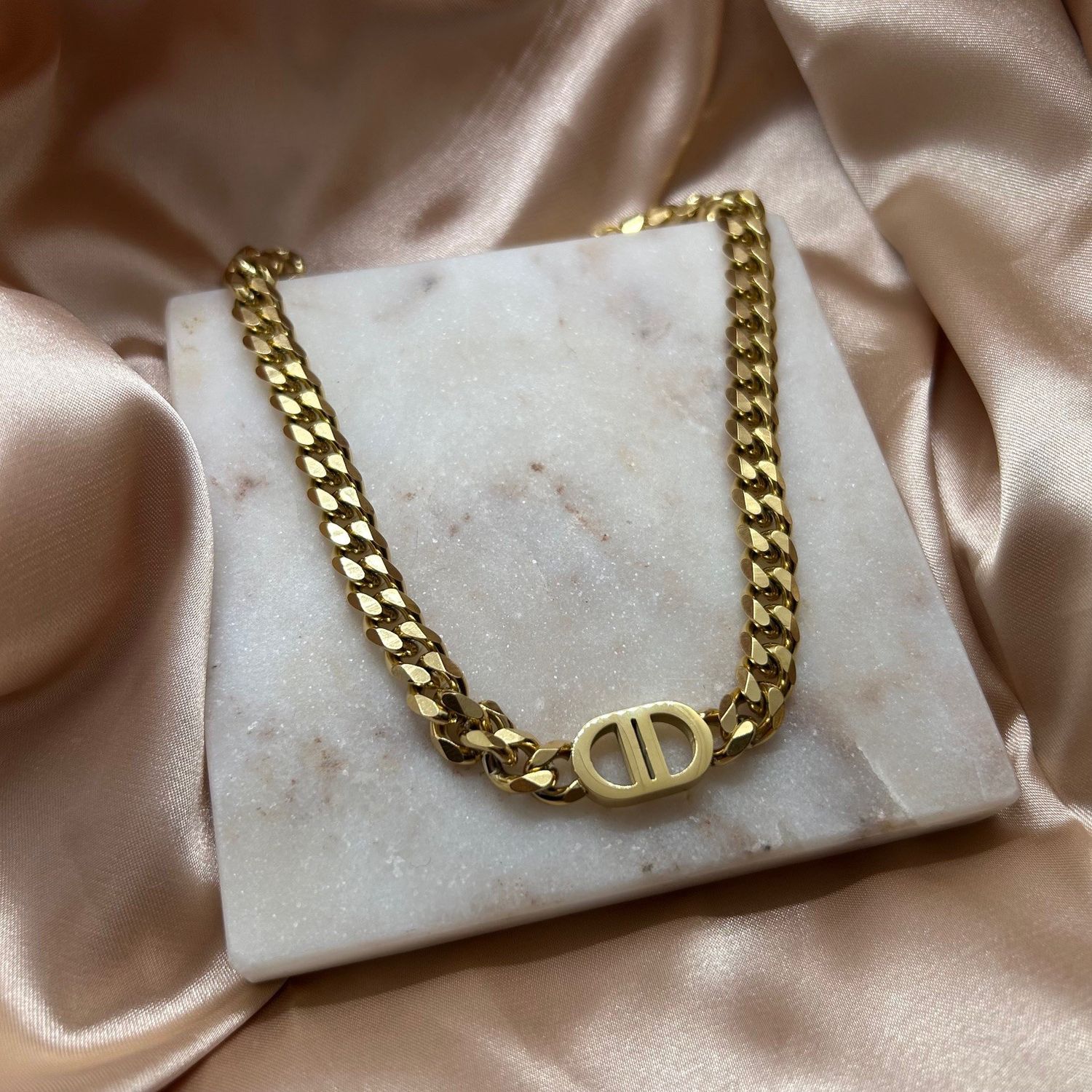 Ketting V