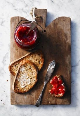 Strawberry low-sugar fruit jam