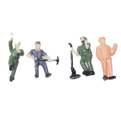 Colored human model figures 1:87 set of 4 pieces