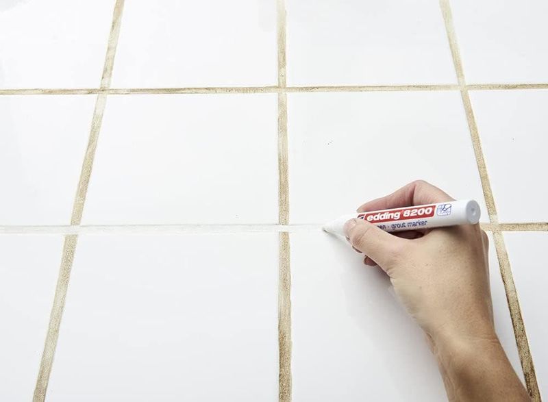 Edding 8200 White Grout Marker 2-4mm