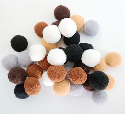 Interdruk Natural Color Pom Poms 35 Pieces