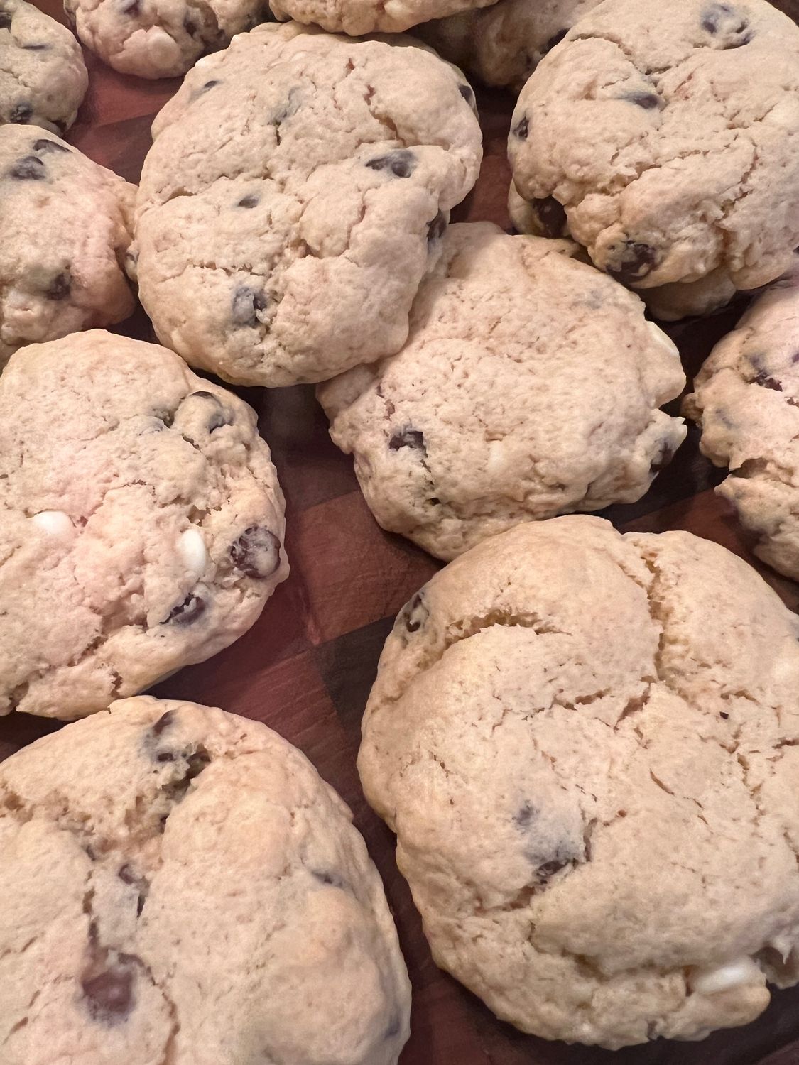 Black and White Chocolate Chip Cookie (4 Pack)