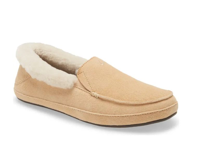 OluKai Women&#39;s Ku&#39;una, Color: Golden Sand / Golden Sand, Size: 6