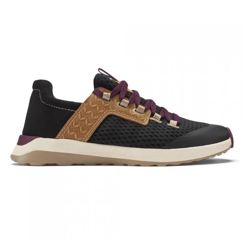 OluKai W Wailuku, Color: Black / Black, Size: 6