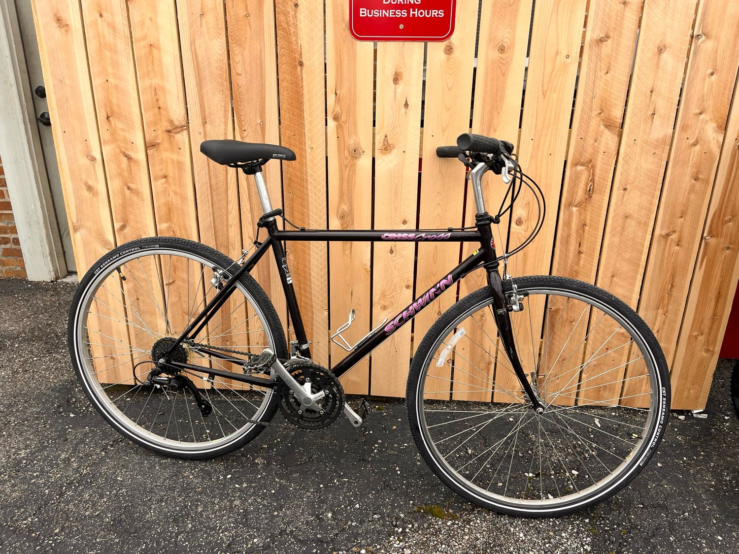 Used Schwinn CrissCross Hybrid 700c, 20&quot; frame