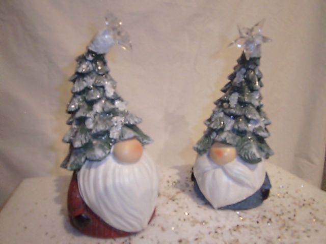 Gnome, Lighted Tree Hat w/Star 8.7" BO 2 ass't