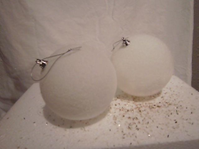 Ornament, White Flocked 5"