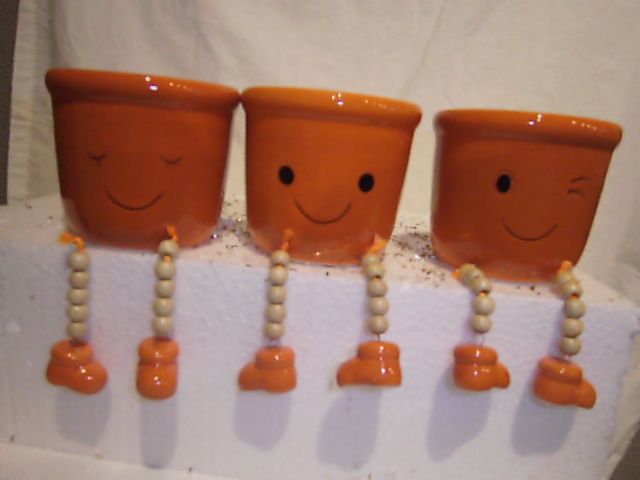 Planter, Happy Face w/Dangle Legs Orange, 3 ass't
