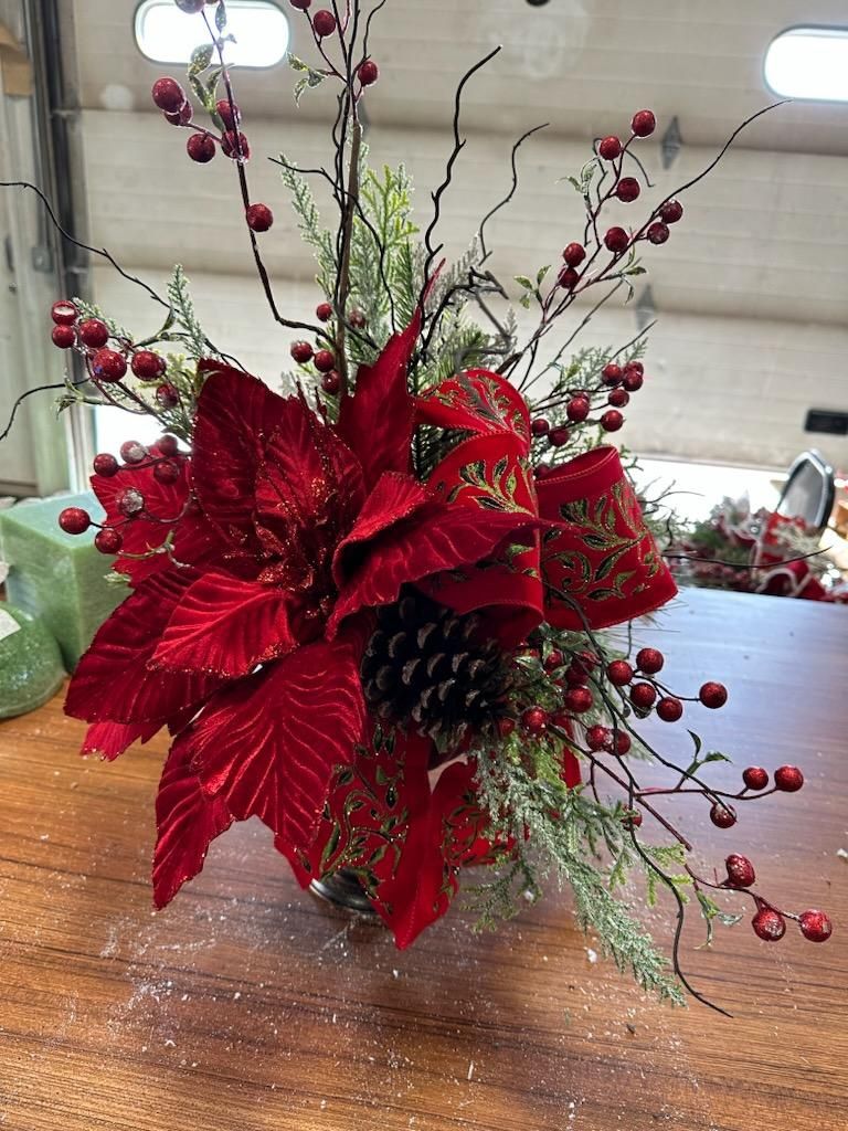 Christmas Arr Urn Bronze Ribbed Red/Sage