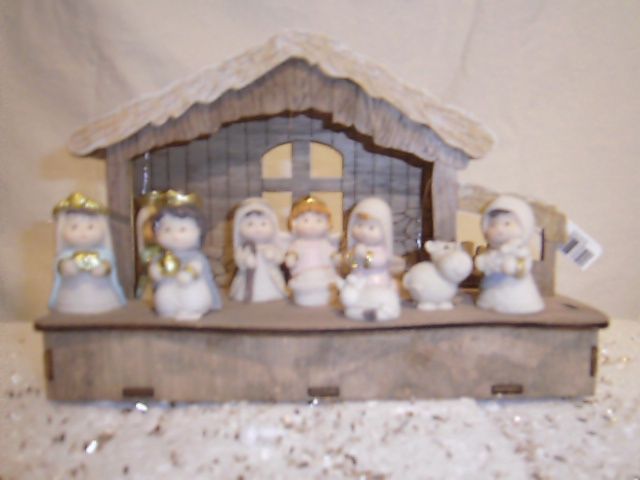 Nativity, Kids 10 pc + BO Laserwood Stable