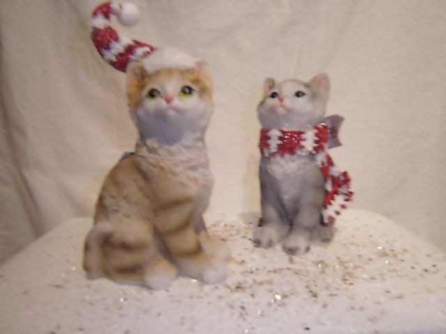 Cat, Holiday Grey/Tan w/knit scarf or hat