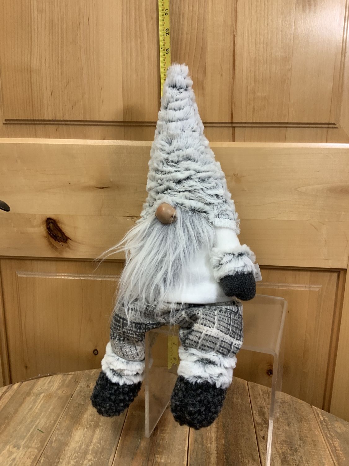 Gnome, Fuzzy Grey Hat sitting
