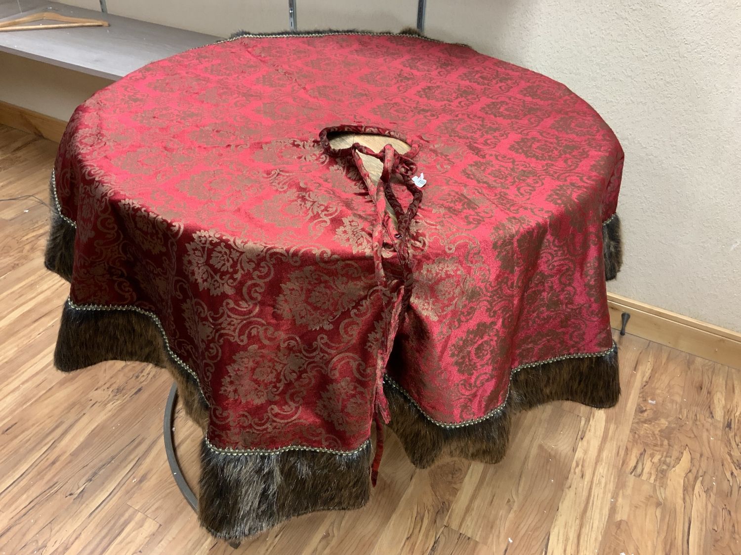 Tree Skirt, Velvet/Fur 60"