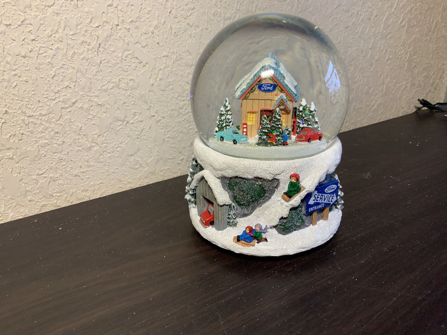 Snow Globe, FORD Serv Shop BO Music Rot