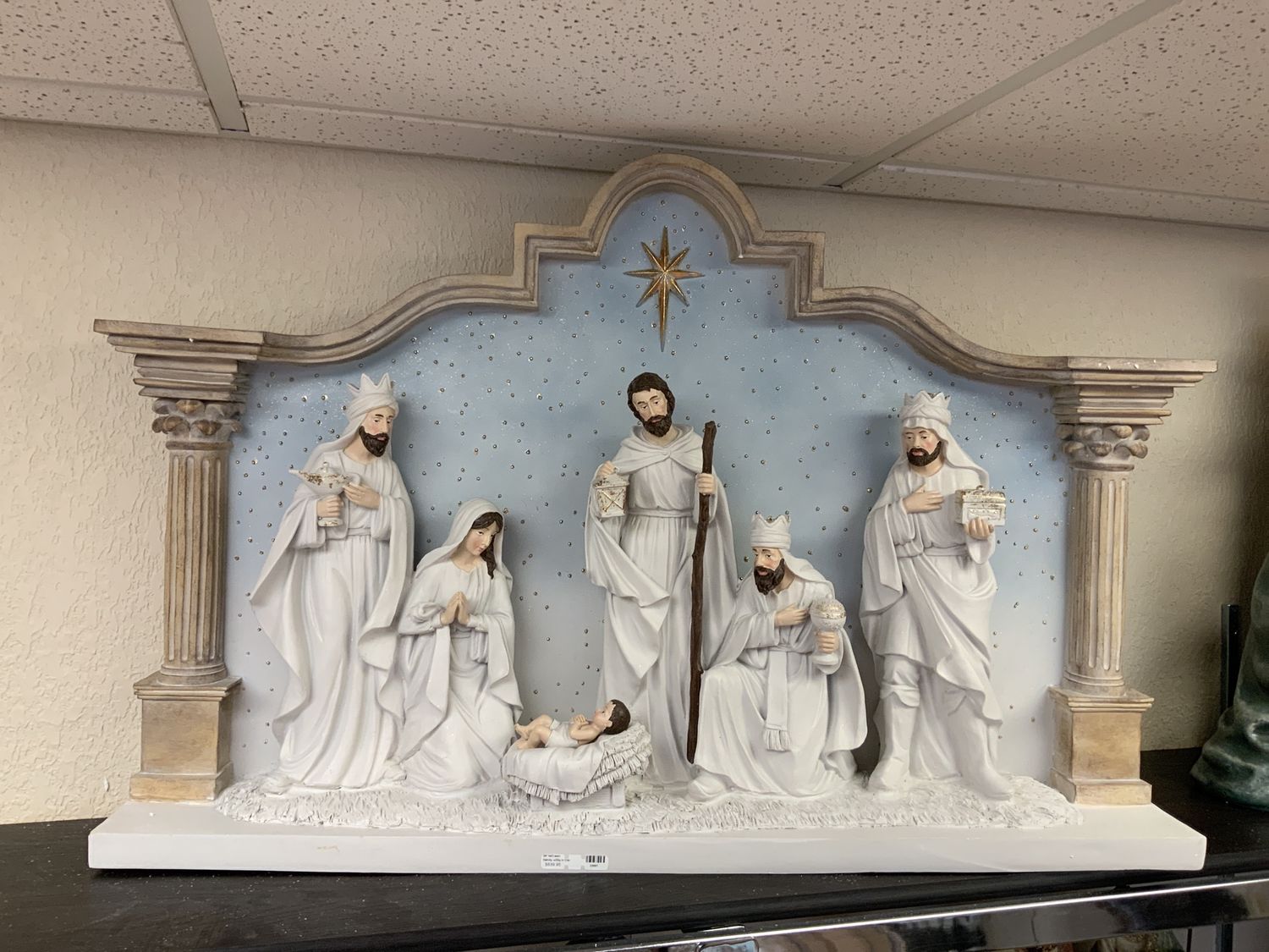 Nativity, w/Sky in Cresh 39" Nt/Cream