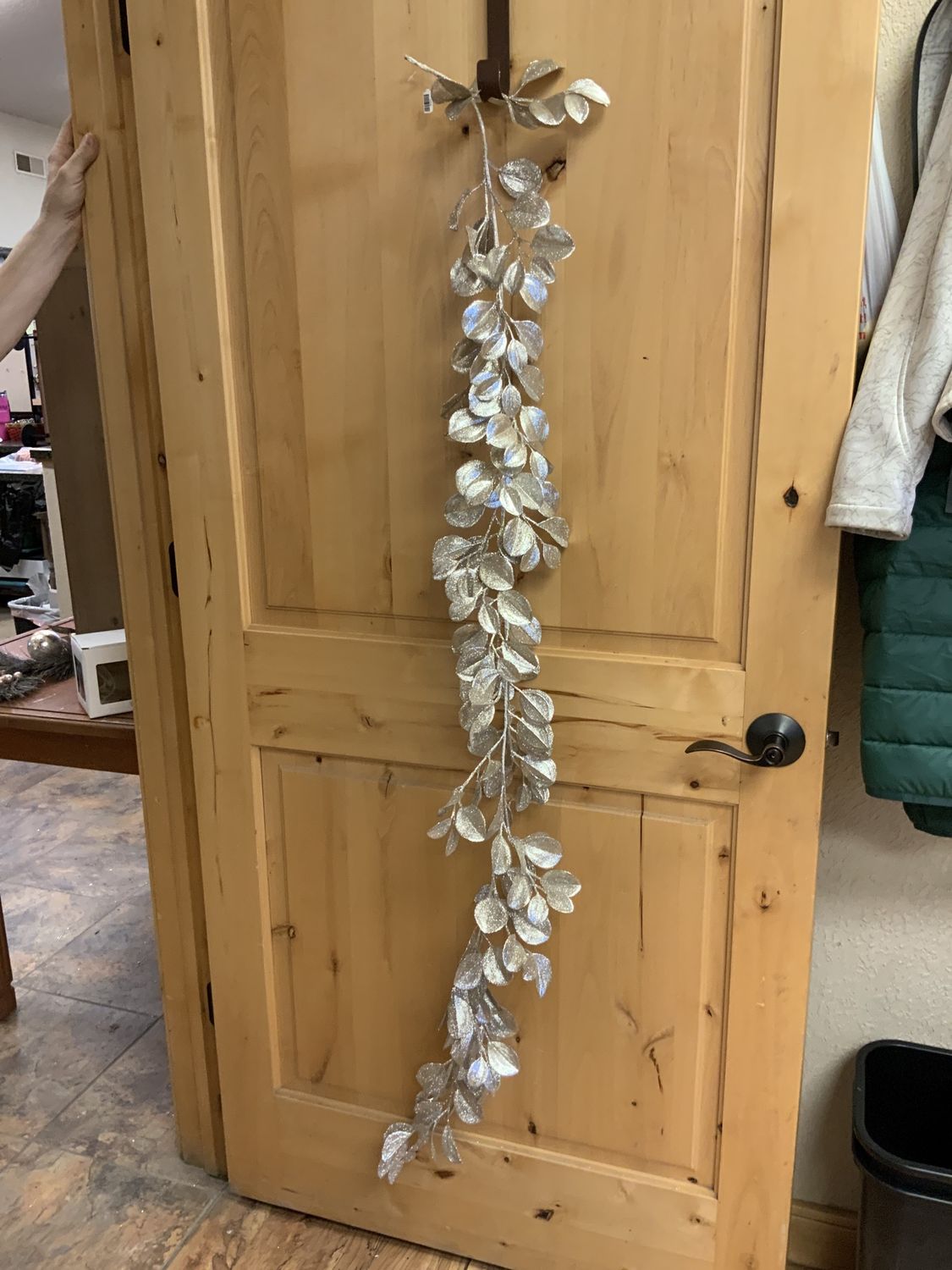 Garland, Platinum Dogwood Leaf 60"
