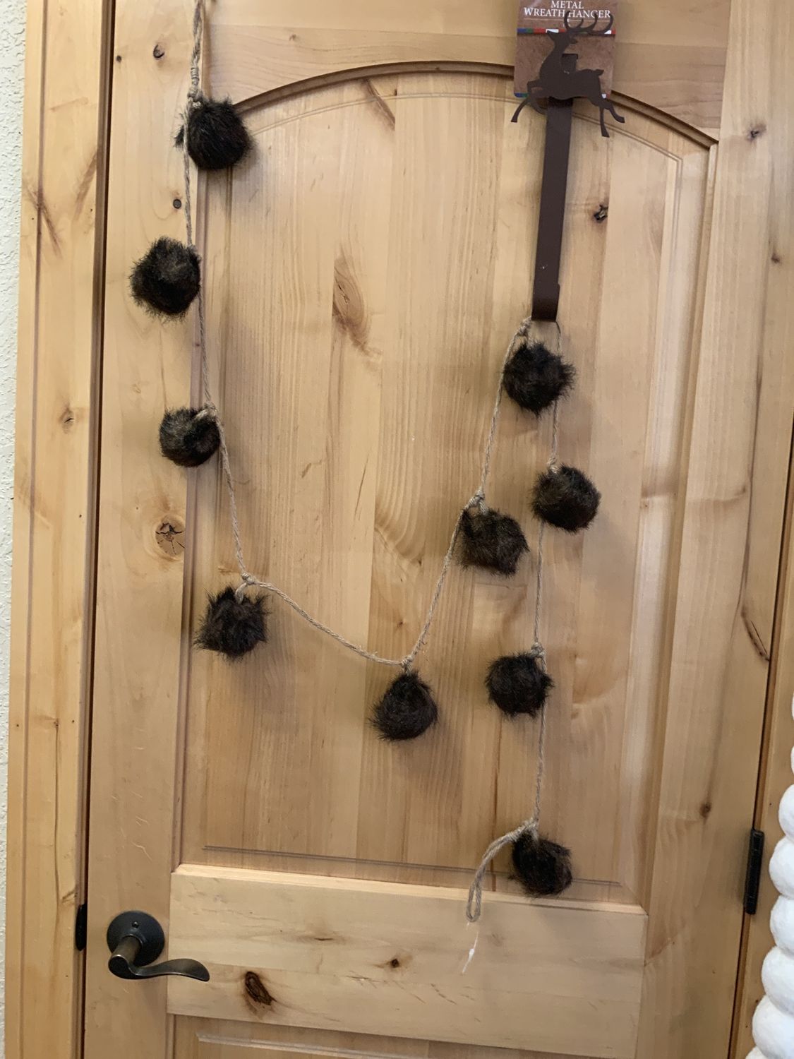 Garland, Fur Ball Dk Brown