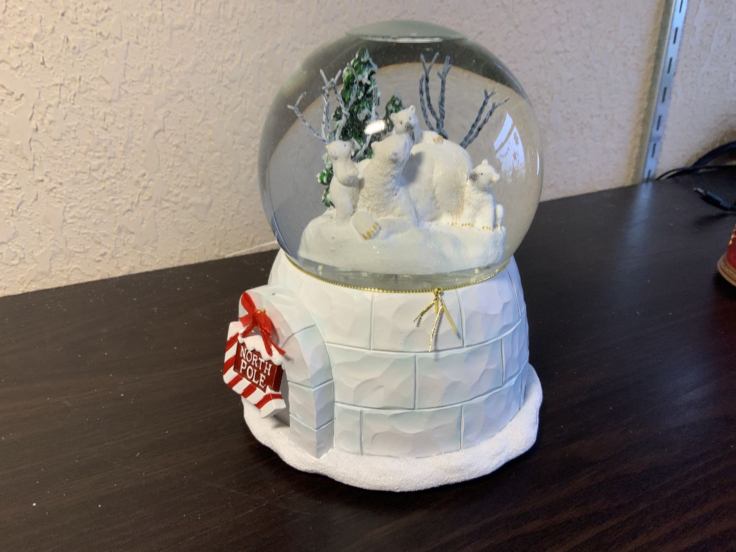Snow Globe, Polar Bear Swirl 5" wind/up