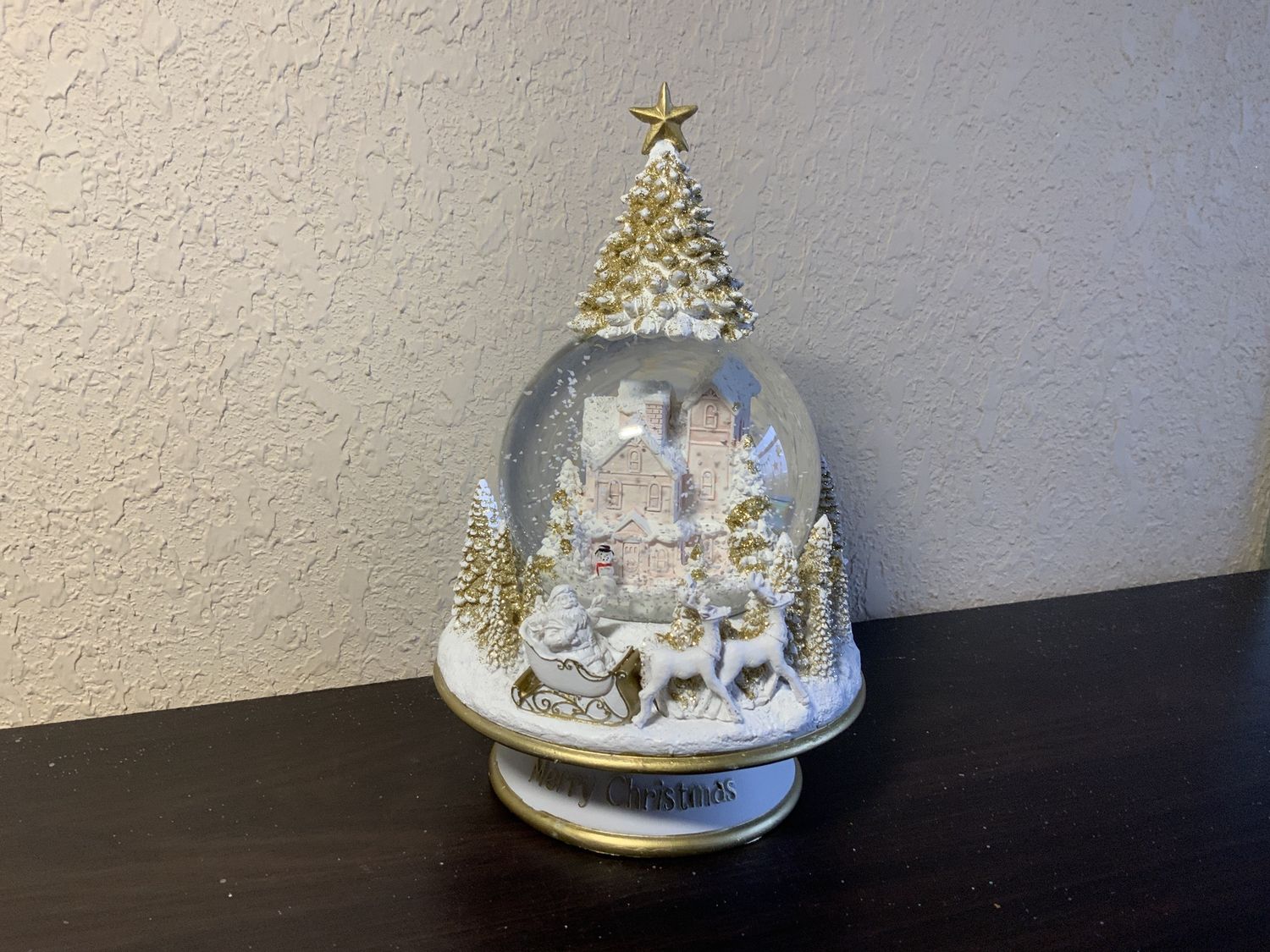 Snow Globe, House w/Tree on Top wht/gold