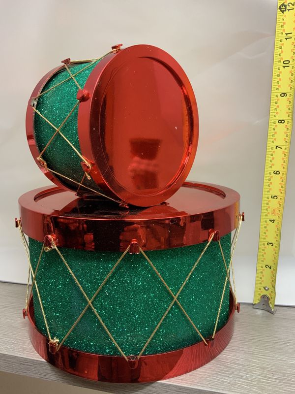 Figurine, Drum S/2 Red/Green