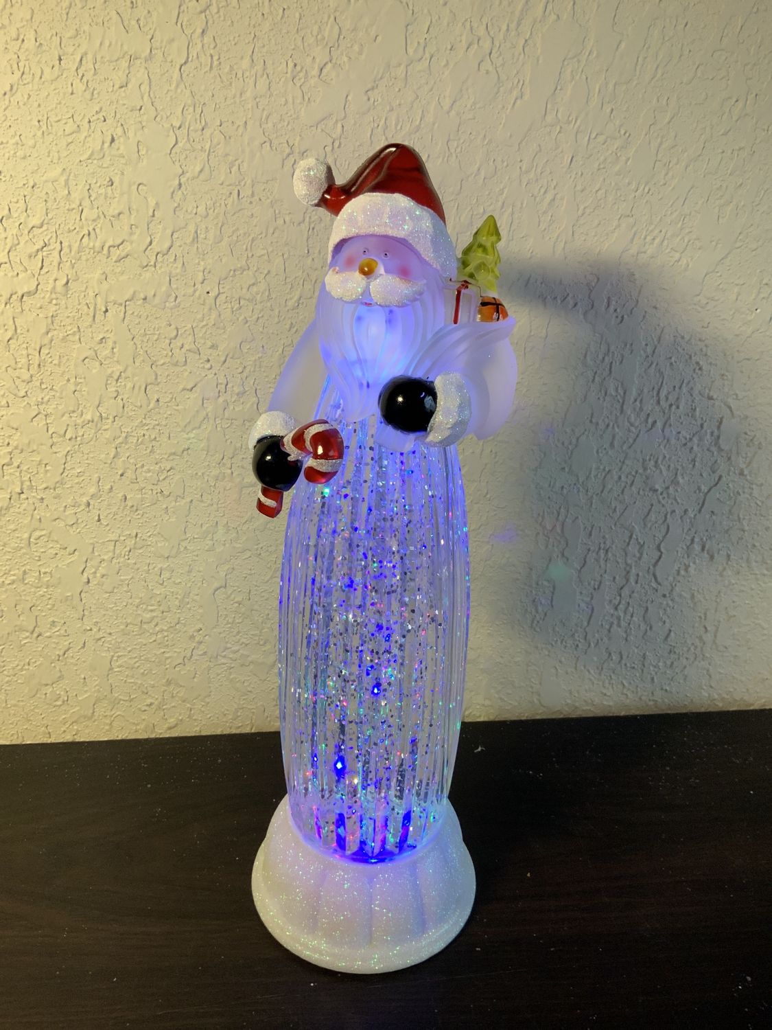 LED Snow Globe, Santa Pleated