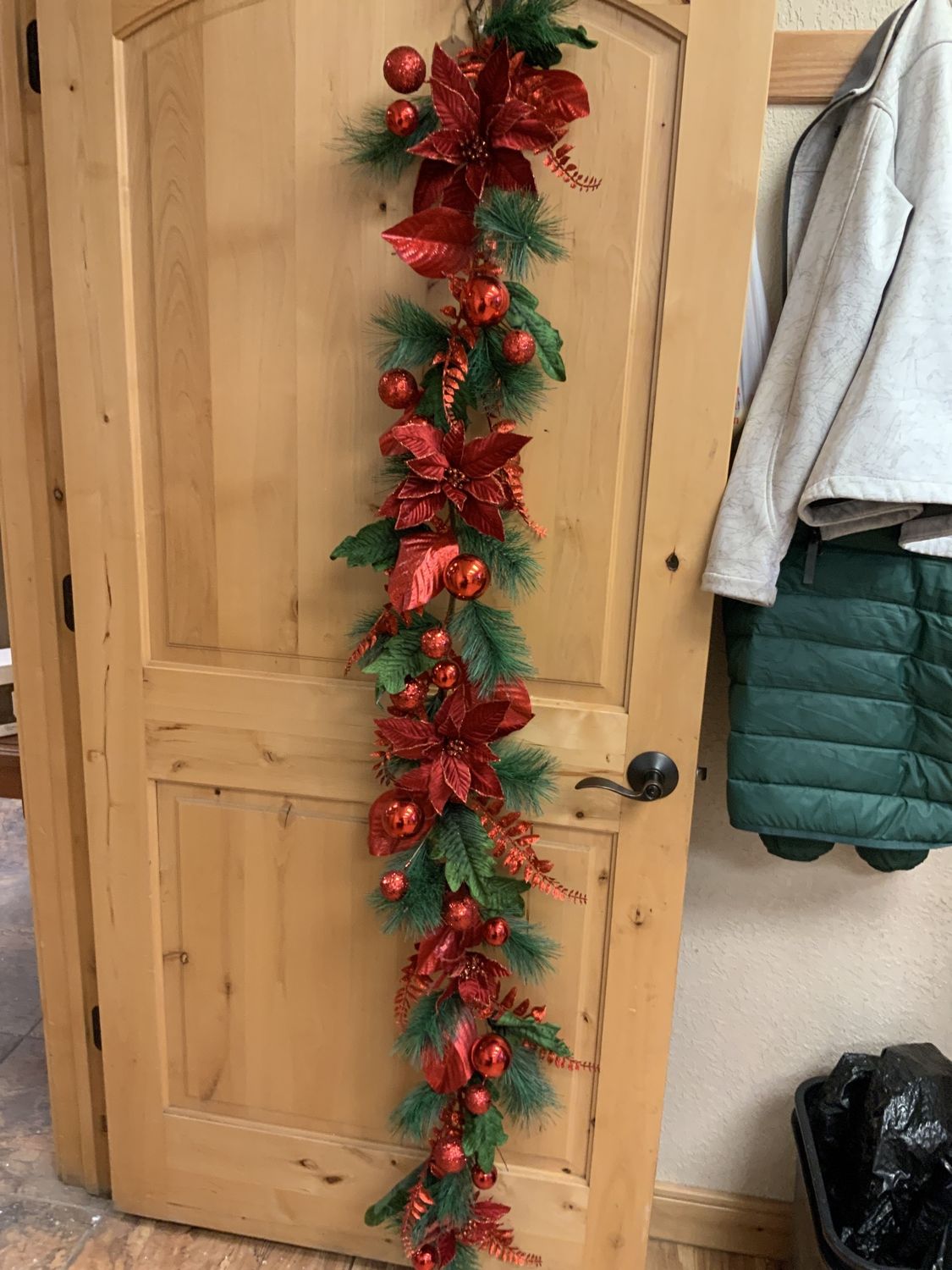 Garland, Merry Red Poinsettia 72"