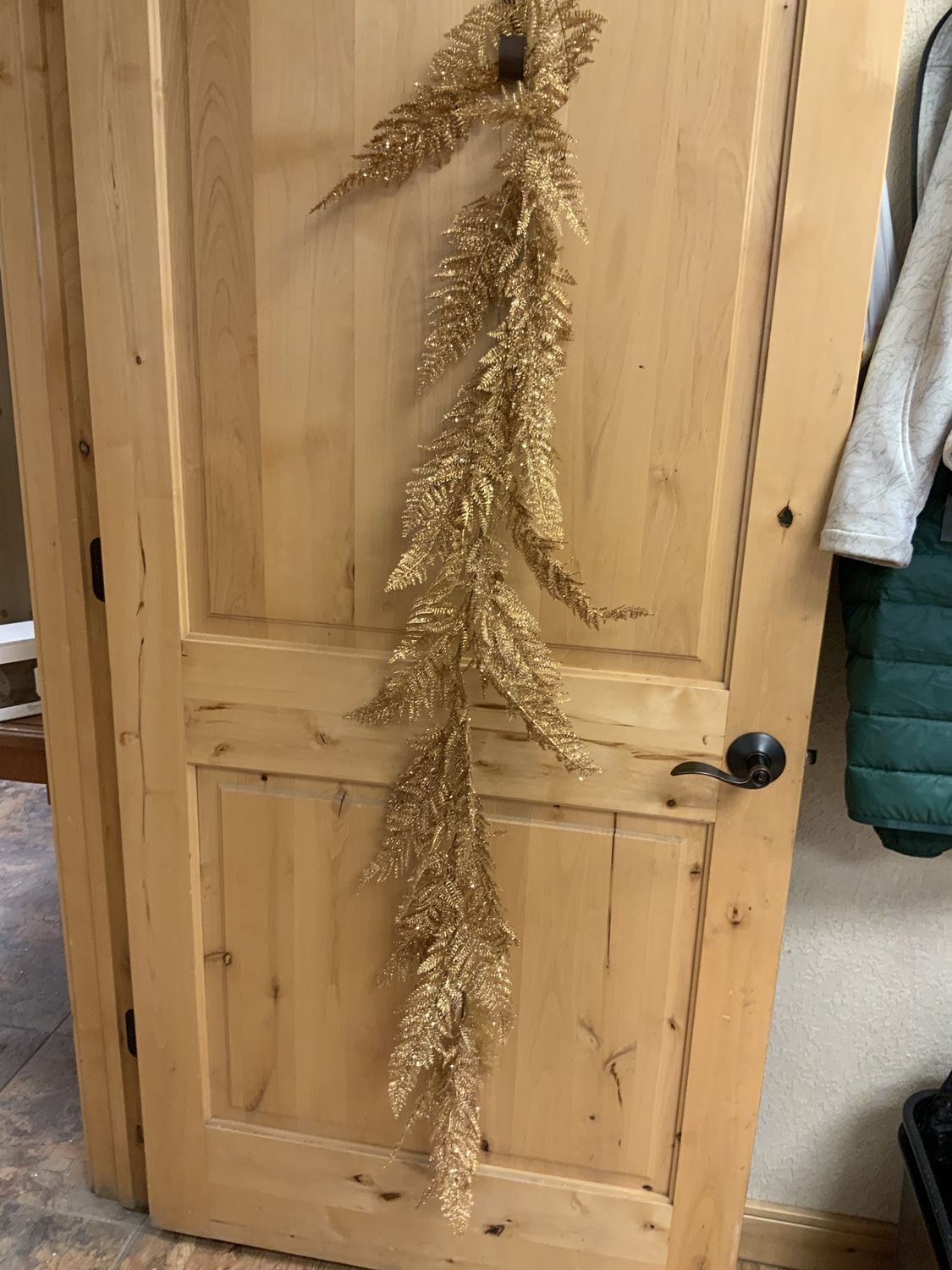 Garland, Glitter Lace Fern 60"Gold