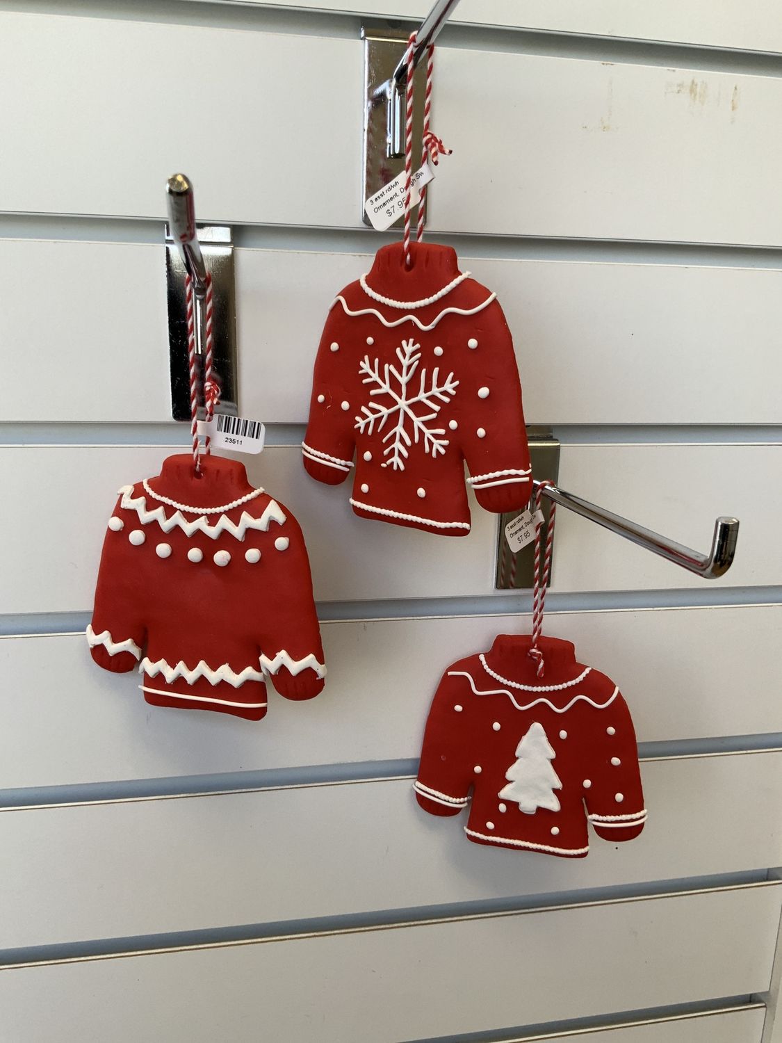 Ornament, Dough Sweater 3 asst rd/wh