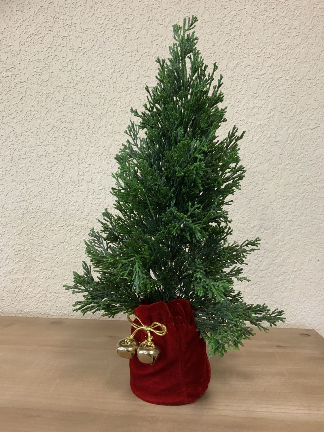 Cedar Tree/Velvet Sack 16"