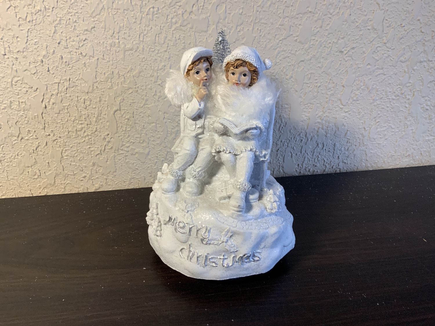 Figurine, Musical Snow Children 7" White