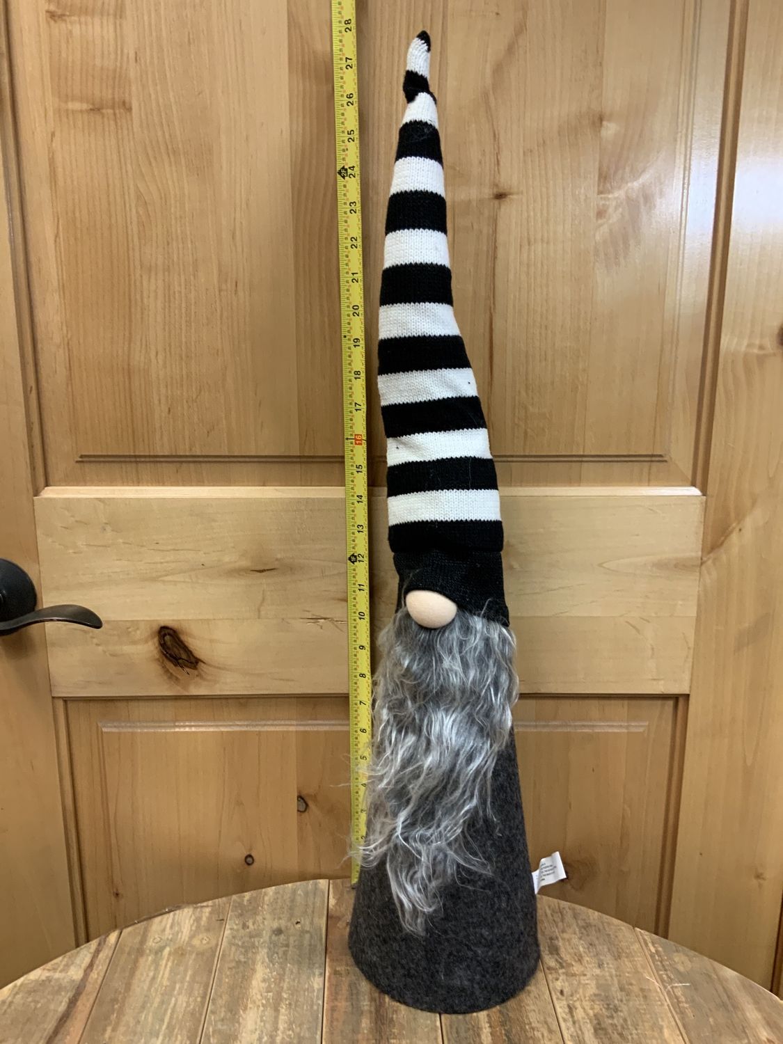 Gnome, Skinny Gray Beard Hollow