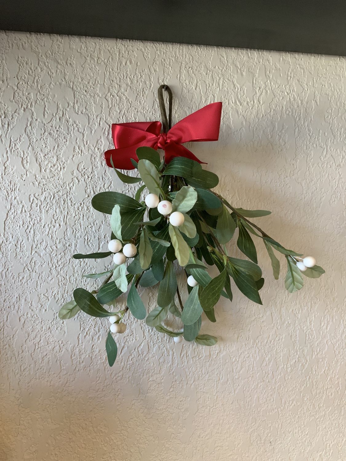 Ornament, Mistletoe Red Bow 14" red bow