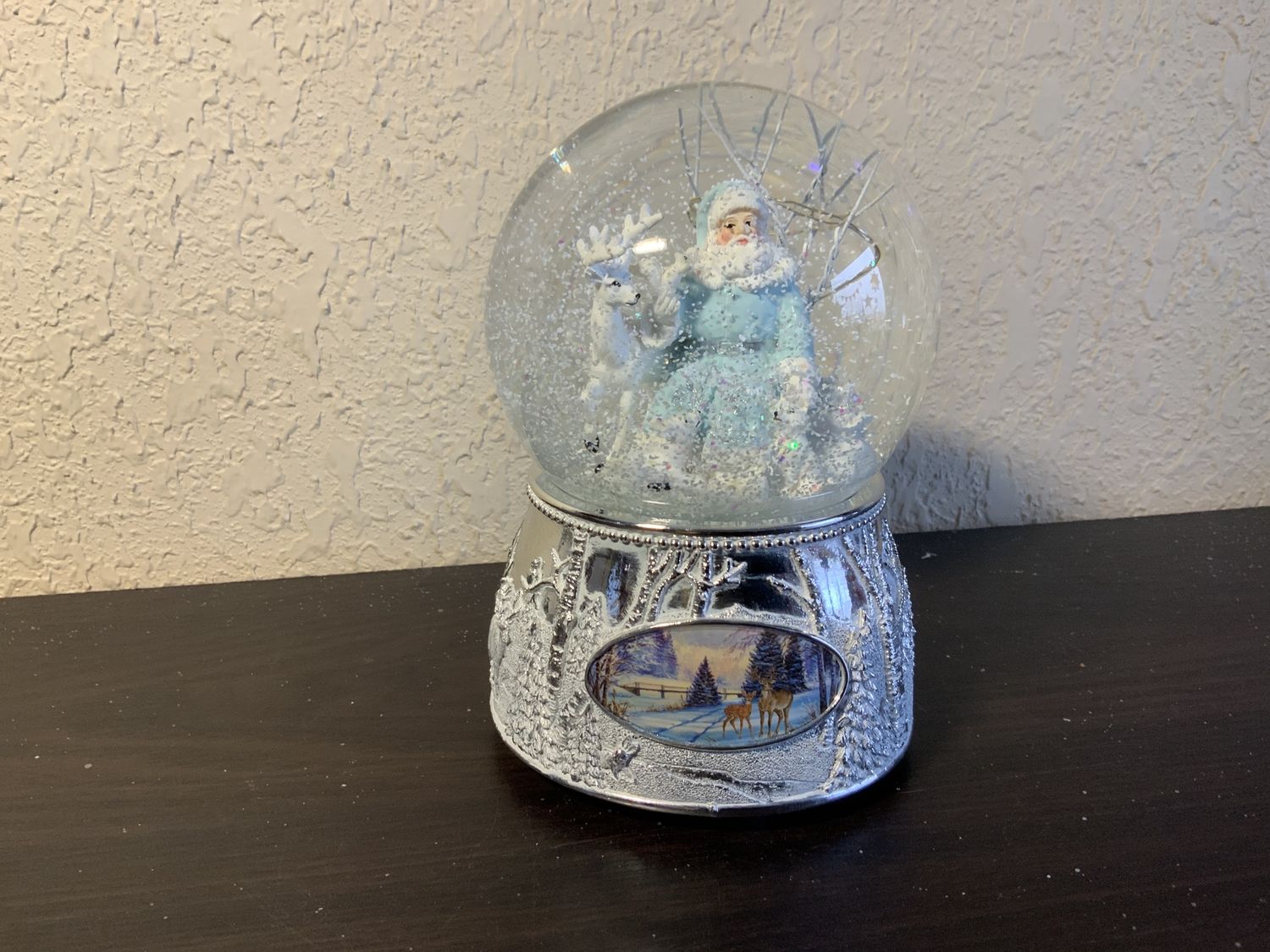 Snow Globe, Blue Santa Wh Animal 6" LED Music